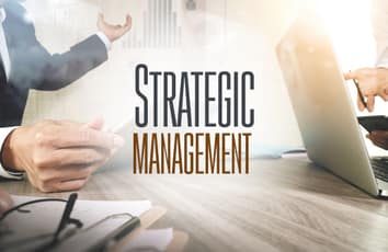 دورة الإدارة الاستراتيجية